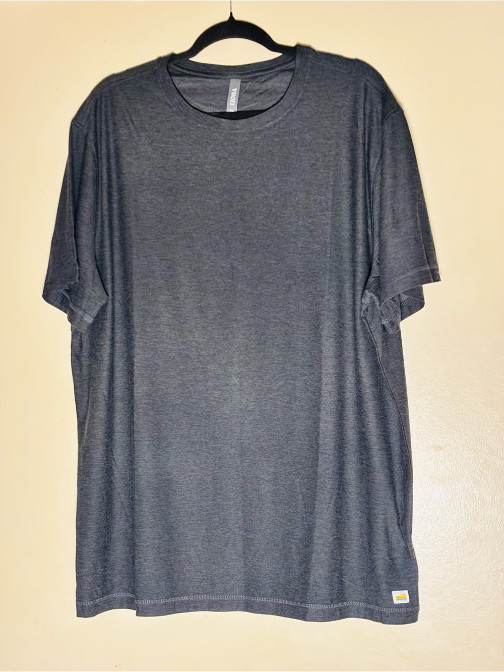 Vuori Men’s Shirt Sleeve Ponto Performance Tee, Size XXL Black Heather - Picture 3 of 8